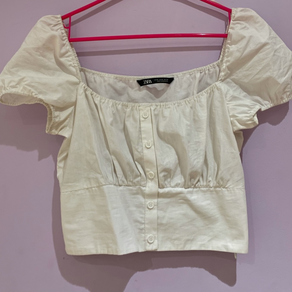 Really cute Zara cropped top w puffed cropped caps and fringed mat stomach and B